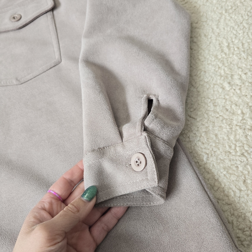 Lightweight Button Down Shacket - Picture 3 of 7